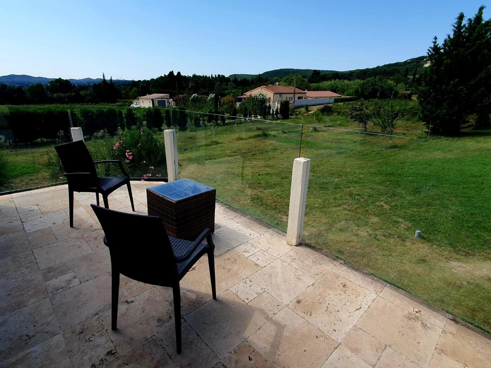 Superbe Chambre Avec Terrasse, Parking Prive, Jardin, Calme, Climatisation, 10 Mn Pont Du Gard #7 Apartamento Rochefort-du-Gard Exterior foto