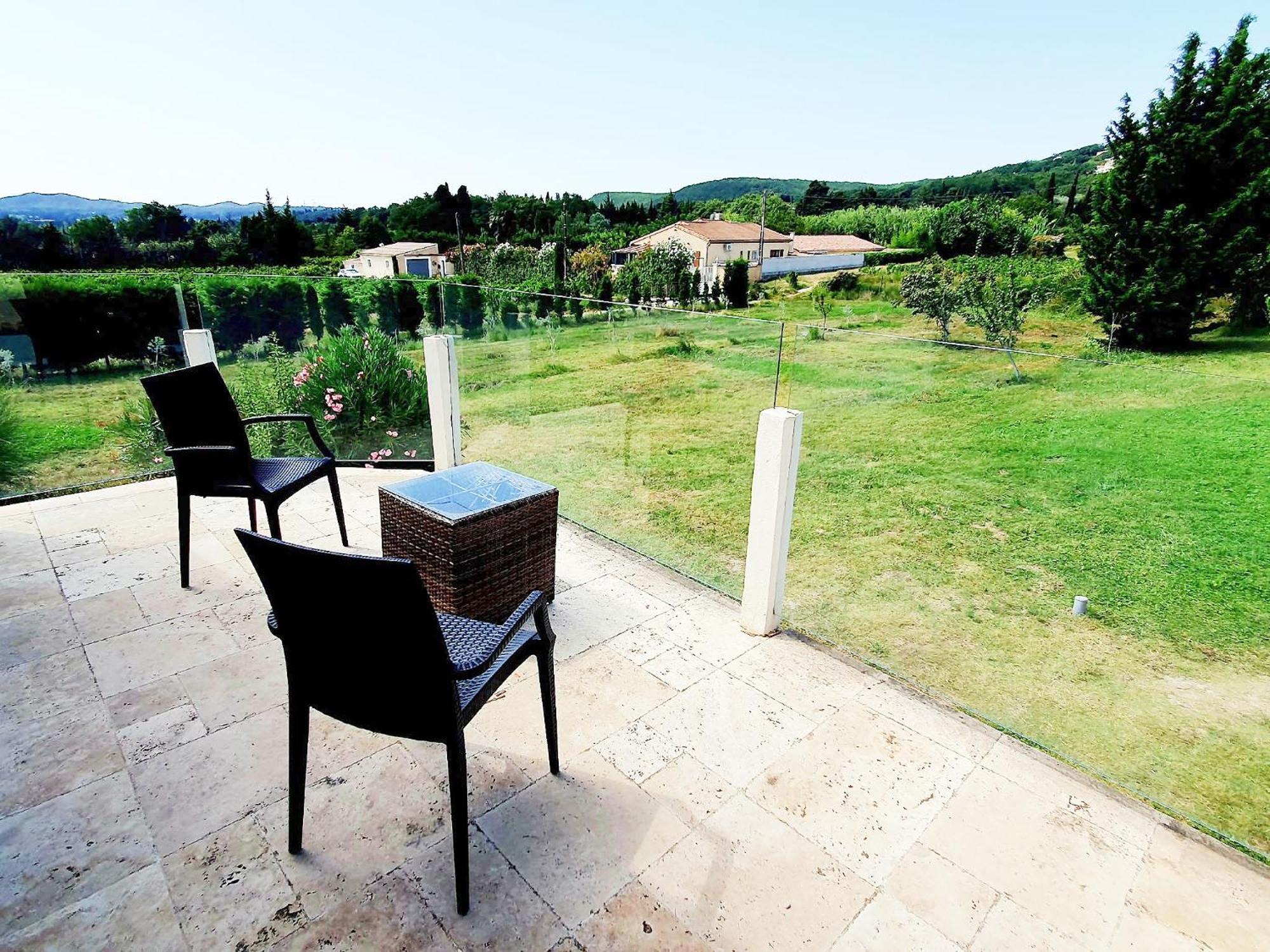 Superbe Chambre Avec Terrasse, Parking Prive, Jardin, Calme, Climatisation, 10 Mn Pont Du Gard #7 Apartamento Rochefort-du-Gard Exterior foto